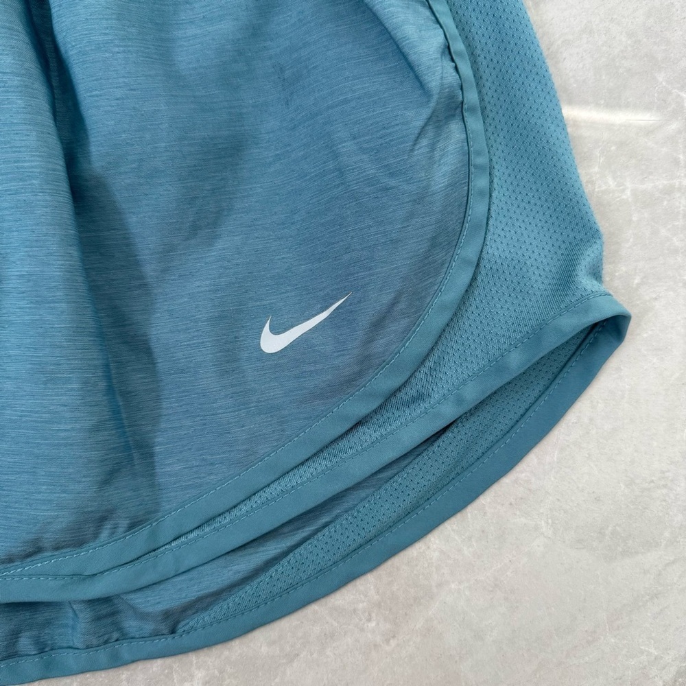 Women’s Nike Dri-Fit Tempo Lined Running Shorts Workout Athletic Size Medium - Picture 5 of 16